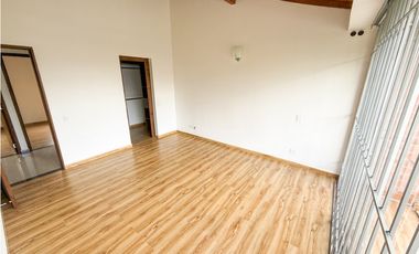 CASA EN ARRIENDO   Cerca al mall cuidad jardin