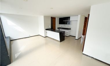 CASA EN ARRIENDO   Cerca al mall cuidad jardin