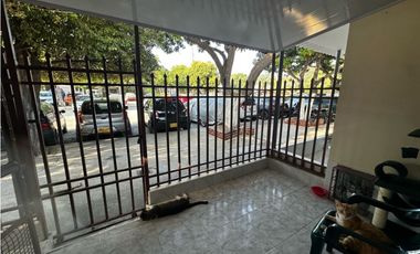 Casa de un piso barrio residencial Santa Marta