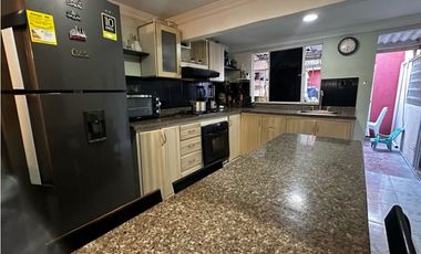 Casa de un piso barrio residencial Santa Marta