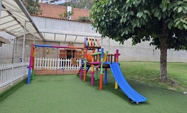 CASA JARDÍN DE VERSALLES EN VENTA 2 PISOS 3 HABITACIONES AREA 100m2 FLORIDABLANCA (AT)