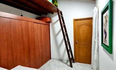 CASA JARDÍN DE VERSALLES EN VENTA 2 PISOS 3 HABITACIONES AREA 100m2 FLORIDABLANCA (AT)