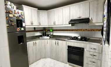 CASA JARDÍN DE VERSALLES EN VENTA 2 PISOS 3 HABITACIONES AREA 100m2 FLORIDABLANCA (AT)