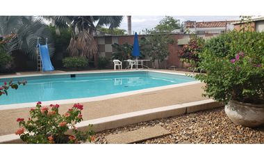 Casa de 6 hab y piscina en venta barrio La Magdalena - Girardot,