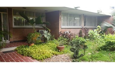 Casa de 6 hab y piscina en venta barrio La Magdalena - Girardot,