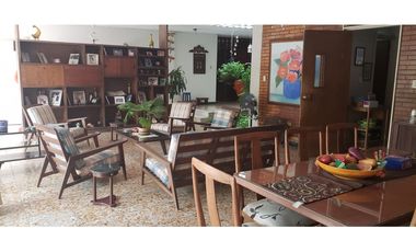 Casa de 6 hab y piscina en venta barrio La Magdalena - Girardot,