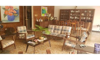 Casa de 6 hab y piscina en venta barrio La Magdalena - Girardot,