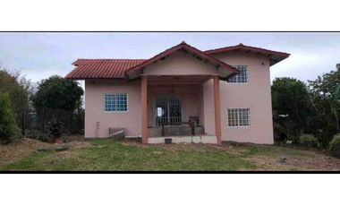 ALQUILER DE CASA EN BOQUETE AMOBLADA