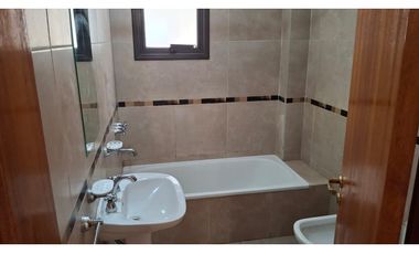 SE VENDE EXELENTE DTO DOS DORMITORIOS - TRES BAÑOS