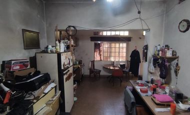 VENTA CASA Y LOCAL A RECICLAR  EN VILLA ADELINA