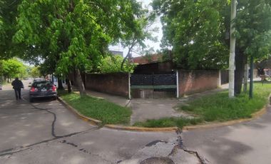 VENTA CASA Y LOCAL A RECICLAR  EN VILLA ADELINA