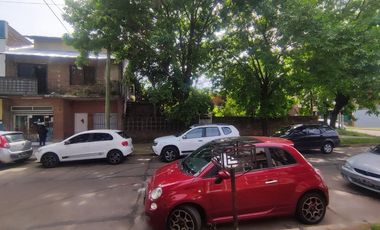 VENTA CASA Y LOCAL A RECICLAR  EN VILLA ADELINA