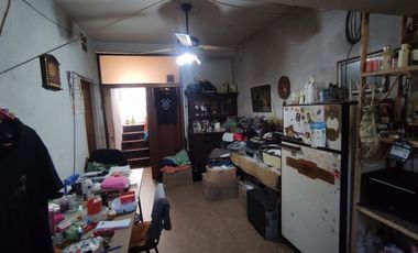 VENTA CASA Y LOCAL A RECICLAR  EN VILLA ADELINA