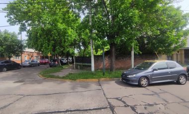 VENTA CASA Y LOCAL A RECICLAR  EN VILLA ADELINA