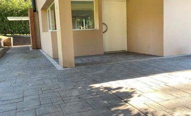 Propiedad en venta con gas natural en Sierra de los Padres. Zona Centro.