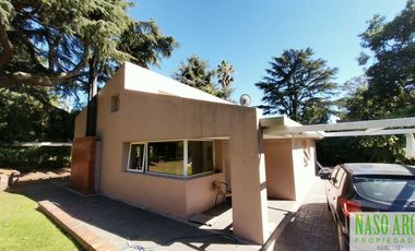 Propiedad en venta con gas natural en Sierra de los Padres. Zona Centro.