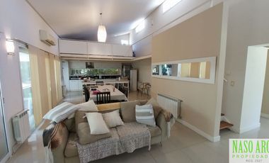 Propiedad en venta con gas natural en Sierra de los Padres. Zona Centro.