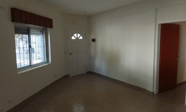 Casa PH en alquiler en Castelar Sur