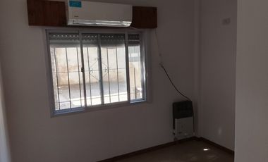 Casa PH en alquiler en Castelar Sur