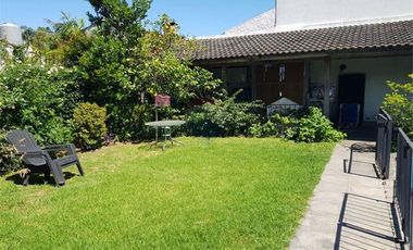 CASA 5 AMBIENTES EN VENTA VILLA ADELINA CON JARDIN