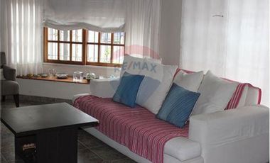 CASA 5 AMBIENTES EN VENTA VILLA ADELINA CON JARDIN