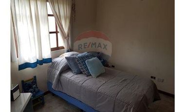 CASA 5 AMBIENTES EN VENTA VILLA ADELINA CON JARDIN