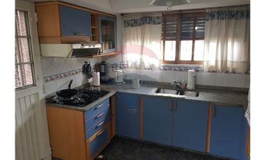 CASA 5 AMBIENTES EN VENTA VILLA ADELINA CON JARDIN