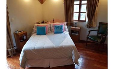 CASA 5 AMBIENTES EN VENTA VILLA ADELINA CON JARDIN