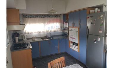 CASA 5 AMBIENTES EN VENTA VILLA ADELINA CON JARDIN