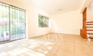 Casa en Arriendo en Metro Dominicos | Casa Arriendo (4D3B) | Las Condes | Alas Propiedades