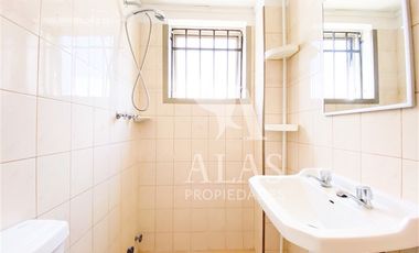 Casa en Arriendo en Metro Dominicos | Casa Arriendo (4D3B) | Las Condes | Alas Propiedades