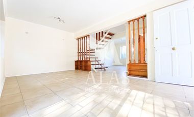 Casa en Arriendo en Metro Dominicos | Casa Arriendo (4D3B) | Las Condes | Alas Propiedades