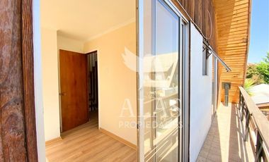 Casa en Arriendo en Metro Dominicos | Casa Arriendo (4D3B) | Las Condes | Alas Propiedades
