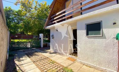 Casa en Arriendo en Metro Dominicos | Casa Arriendo (4D3B) | Las Condes | Alas Propiedades