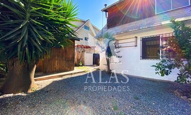 Casa en Arriendo en Metro Dominicos | Casa Arriendo (4D3B) | Las Condes | Alas Propiedades