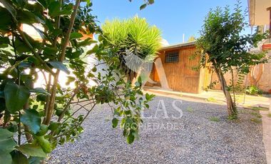 Casa en Arriendo en Metro Dominicos | Casa Arriendo (4D3B) | Las Condes | Alas Propiedades