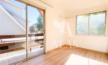 Casa en Arriendo en Metro Dominicos | Casa Arriendo (4D3B) | Las Condes | Alas Propiedades