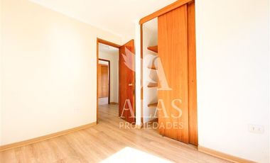 Casa en Arriendo en Metro Dominicos | Casa Arriendo (4D3B) | Las Condes | Alas Propiedades