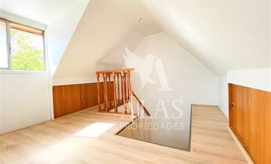 Casa en Arriendo en Metro Dominicos | Casa Arriendo (4D3B) | Las Condes | Alas Propiedades