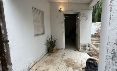 CASA A REFACCIONAR EN JOSE QUINTANA 3357