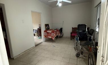 CASA A REFACCIONAR EN JOSE QUINTANA 3357