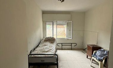 CASA A REFACCIONAR EN JOSE QUINTANA 3357