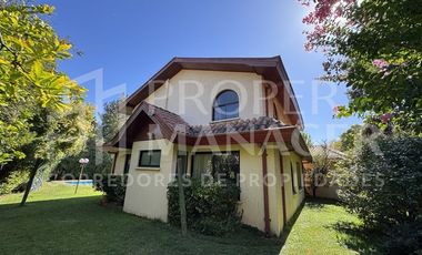 Casa en Venta en Casa Esquina 4D + Piscina + Estacionamiento 4 Vehículos – Quilamapu, Chillán