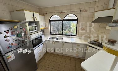 Casa en Venta en Casa Esquina 4D + Piscina + Estacionamiento 4 Vehículos – Quilamapu, Chillán