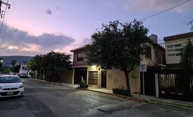 Casa venta colonia  Roble Norte,  con alberca