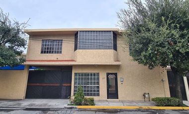 Casa venta colonia  Roble Norte,  con alberca