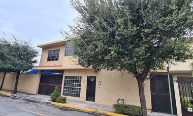 Casa venta colonia  Roble Norte,  con alberca