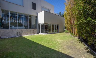 Preciosa casa en venta en Bosques de la Herradura