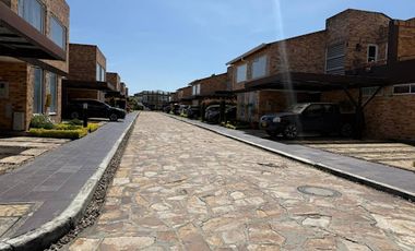 ARRIENDO de CASAS en MOSQUERA