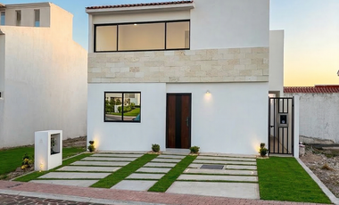 Diseño en Doble Altura y Ready para Auto Eléctrico